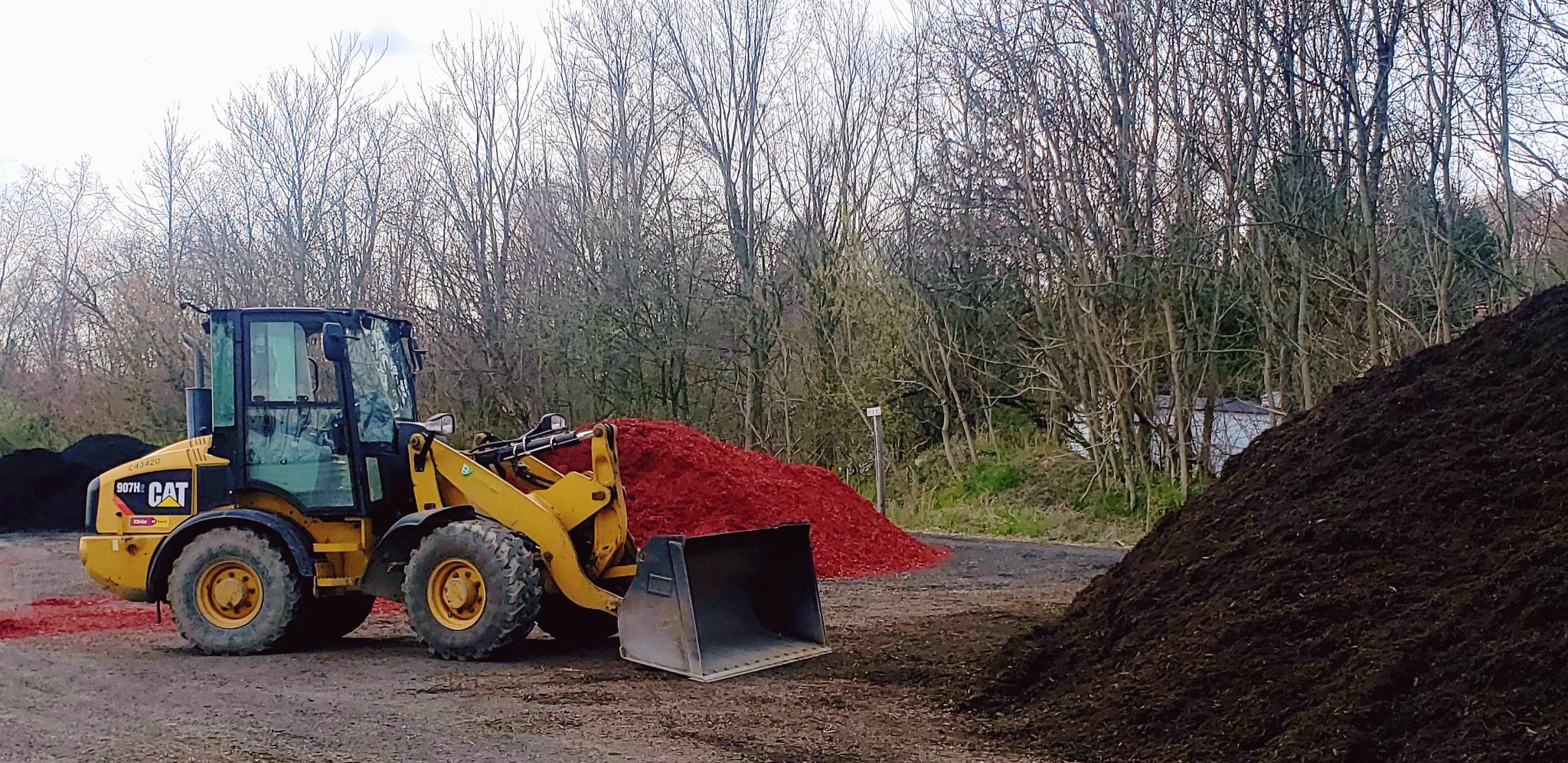 Mulch yard and loader